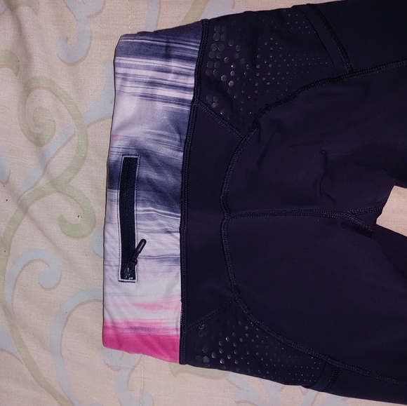 Lululemon Bike Shorts - Picture 6 of 6